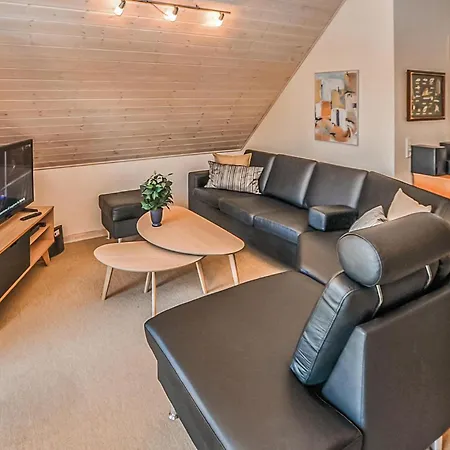 Marina Fiskenaes * 加斯庭